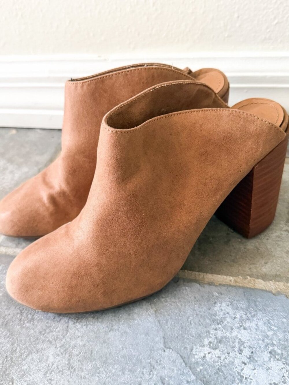 Report Tan Suede Mule Heels Block Heel Slip On Women’s Size 6.5